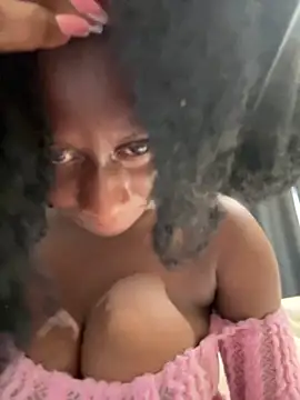 Roxiexx online show from February 25, 2026, 1:44 pm