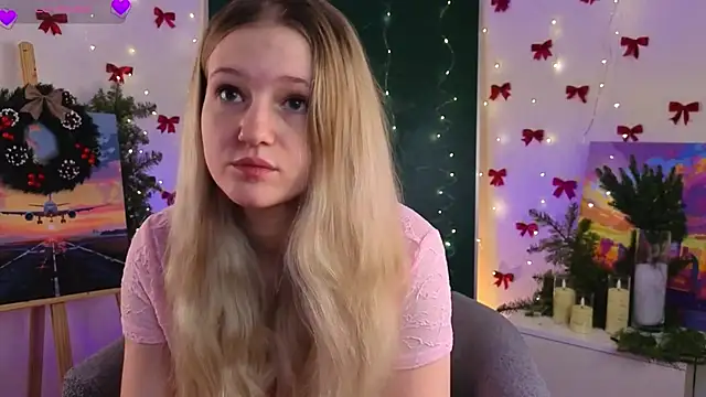 MaydaFoulk online show from December 21, 2025, 1:08 am