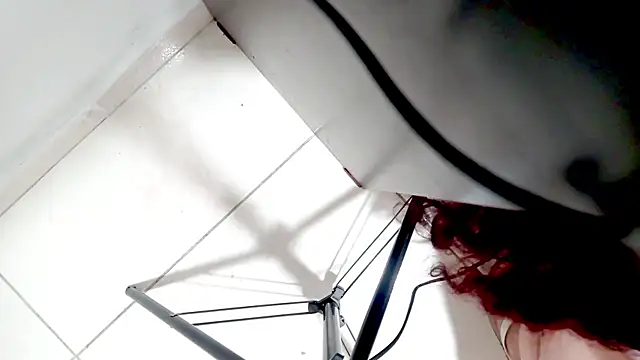 Snapshot of PetiteIvoryQueen19 chatting on September 18, 2025, 6:27 am PetiteIvoryQueen19 online show from September 18, 2025, 6:27 am