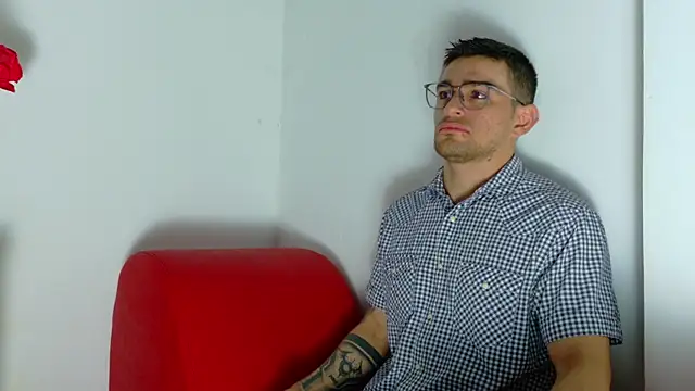 Sexy Alejandro  online show from May 15, 2026, 11:52 am