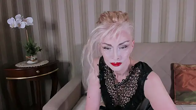 Rita Farel online show from June 24, 2026, 9:56 pm