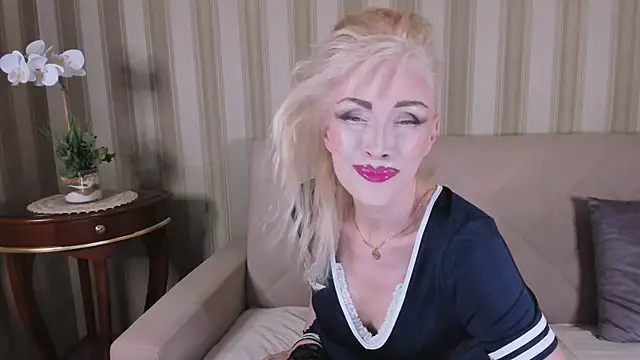 Rita Farel online show from July 13, 2026, 9:25 pm