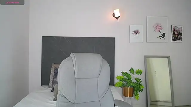 Snapshot of adhara_cortez chatting on October 22, 2025, 8:30 pm adhara cortez online show from October 22, 2025, 8:30 pm