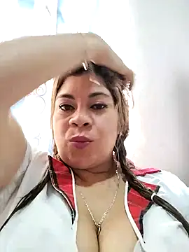 Snapshot of Laura-Hernandez chatting on September 18, 2025, 3:26 pm Laura-Hernandez online show from September 18, 2025, 3:26 pm