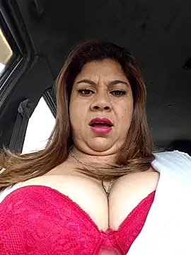 Laura-Hernandez online show from February 15, 2026, 3:00 pm