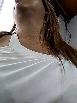 Snapshot of Laura-Hernandez chatting on September 23, 2025, 2:24 pm Laura-Hernandez online show from September 23, 2025, 2:24 pm