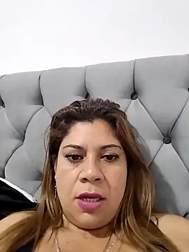 Laura-Hernandez online show from February 7, 2025, 11:24 pm