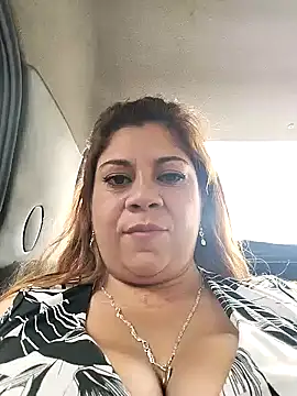 Laura-Hernandez online show from January 29, 2025, 7:00 pm