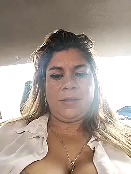 Snapshot of Laura-Hernandez chatting on September 28, 2025, 3:08 pm Laura-Hernandez online show from September 28, 2025, 3:08 pm