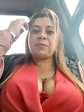 Laura-Hernandez online show from February 11, 2025, 2:35 pm