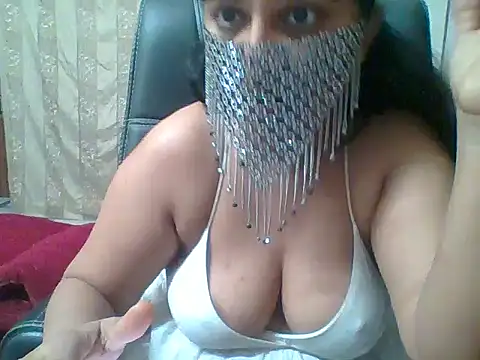 kamayanisingh24 online show from January 25, 2025, 3:41 pm