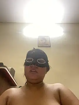 kamayanisingh24 online show from March 22, 2025, 5:52 pm