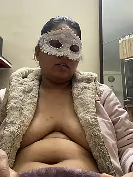 kamayanisingh24 online show from February 26, 2025, 5:10 pm