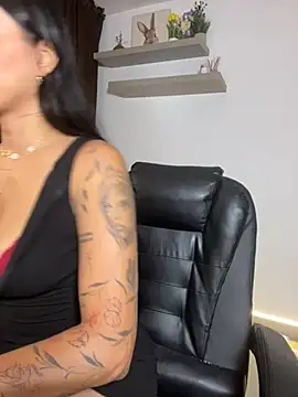Snapshot of Valentina_cartier chatting on May 11, 2026, 1:18 am Valentina cartier online show from May 11, 2026, 1:18 am