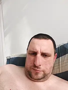 HE-M123 online show from October 6, 2025, 1:56 pm