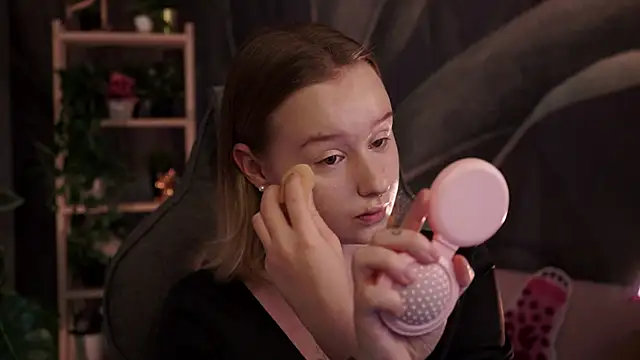 AdeleLoomis online show from October 12, 2025, 2:13 am