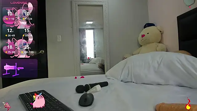 Snapshot of Catalina_Jonex chatting on October 3, 2025, 8:43 pm Catalina Jonex online show from October 3, 2025, 8:43 pm