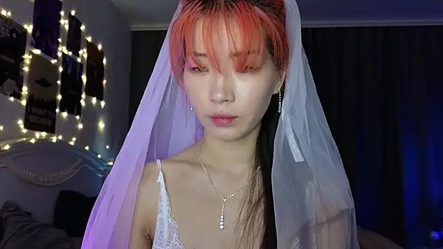 E v E  online show from January 13, 2025, 6:05 pm