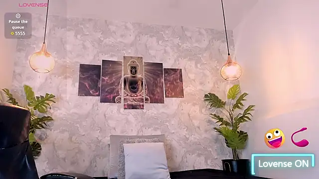 Snapshot of Regan__ chatting on October 2, 2025, 9:07 pm Regan online show from October 2, 2025, 9:07 pm