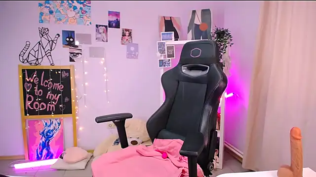 MelissaLovvv online show from February 28, 2025, 5:04 am