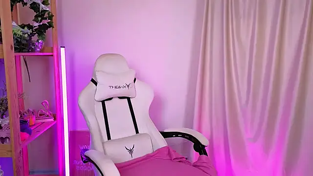 MelissaLovvv online show from September 14, 2025, 8:04 am