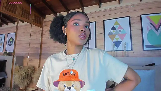 AriaFoster online show from April 13, 2026, 3:32 am