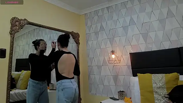 Snapshot of JustinePerry chatting on October 18, 2025, 3:41 am JustinePerry online show from October 18, 2025, 3:41 am