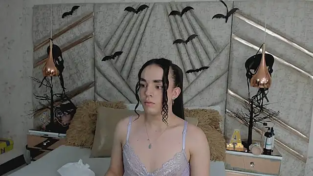 JustinePerry online show from November 7, 2025, 3:22 am