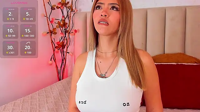 Snapshot of franchescamm chatting on February 23, 2026, 7:25 pm franchescamm online show from February 23, 2026, 7:25 pm