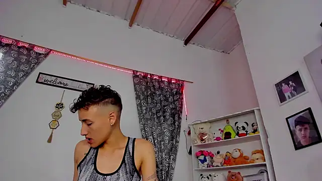 Snapshot of megan_100 chatting on September 29, 2025, 7:08 pm megan 100 online show from September 29, 2025, 7:08 pm