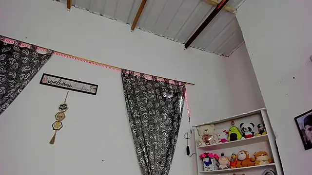 Snapshot of megan_100 chatting on September 17, 2025, 7:05 pm megan 100 online show from September 17, 2025, 7:05 pm