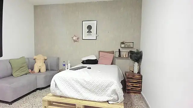 afrodita martinez online show from October 11, 2025, 6:47 am