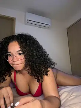 Snapshot of Lucy_wilson5 chatting on February 23, 2025, 6:38 am Lucy wilson5 online show from February 23, 2025, 6:38 am