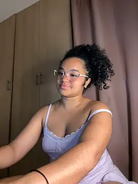 Snapshot of Lucy_wilson5 chatting on February 5, 2025, 9:46 am Lucy wilson5 online show from February 5, 2025, 9:46 am