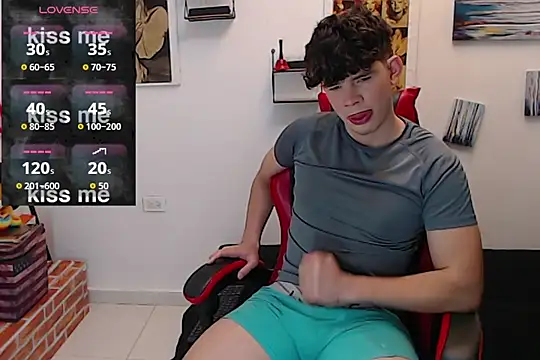 Snapshot of Angelo-cianuro- chatting on October 6, 2025, 10:32 pm Angelo-cianuro- online show from October 6, 2025, 10:32 pm