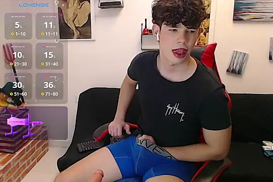 Snapshot of Angelo-cianuro- chatting on October 28, 2025, 11:03 pm Angelo-cianuro- online show from October 28, 2025, 11:03 pm