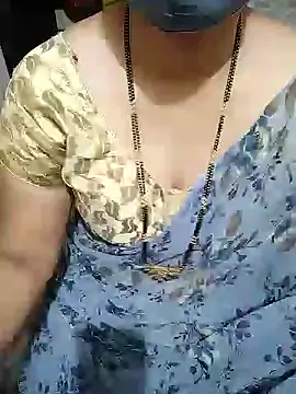 Snapshot of aliseanu chatting on February 8, 2025, 2:04 am aliseanu online show from February 8, 2025, 2:04 am