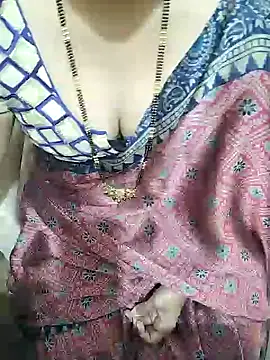 Snapshot of aliseanu chatting on February 5, 2025, 5:30 am aliseanu online show from February 5, 2025, 5:30 am