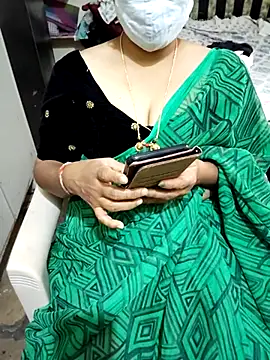 Snapshot of aliseanu chatting on March 6, 2025, 4:41 am aliseanu online show from March 6, 2025, 4:41 am