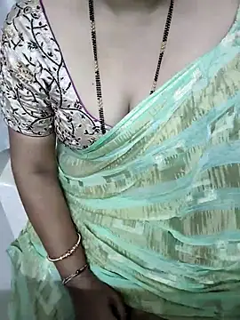 Snapshot of aliseanu chatting on September 17, 2025, 5:37 pm aliseanu online show from September 17, 2025, 5:37 pm