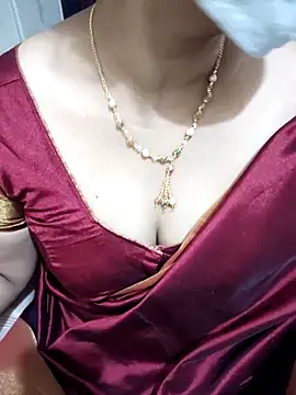 Snapshot of aliseanu chatting on October 3, 2025, 4:25 am aliseanu online show from October 3, 2025, 4:25 am