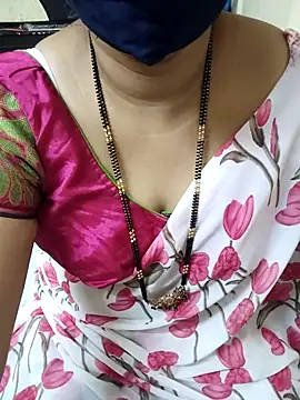 Snapshot of aliseanu chatting on September 24, 2025, 4:57 pm aliseanu online show from September 24, 2025, 4:57 pm