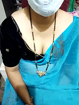 Snapshot of aliseanu chatting on March 8, 2025, 4:56 am aliseanu online show from March 8, 2025, 4:56 am