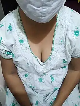 Snapshot of aliseanu chatting on February 23, 2025, 1:02 am aliseanu online show from February 23, 2025, 1:02 am