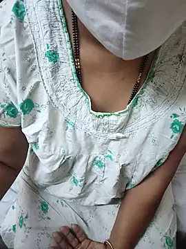 Snapshot of aliseanu chatting on October 26, 2025, 5:46 pm aliseanu online show from October 26, 2025, 5:46 pm