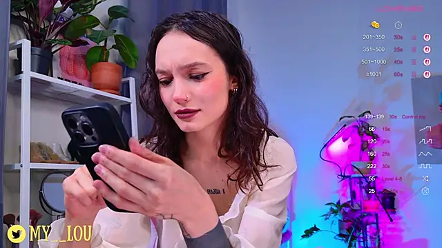 Snapshot of MyLou_ chatting on October 13, 2025, 3:13 pm MyLou online show from October 13, 2025, 3:13 pm