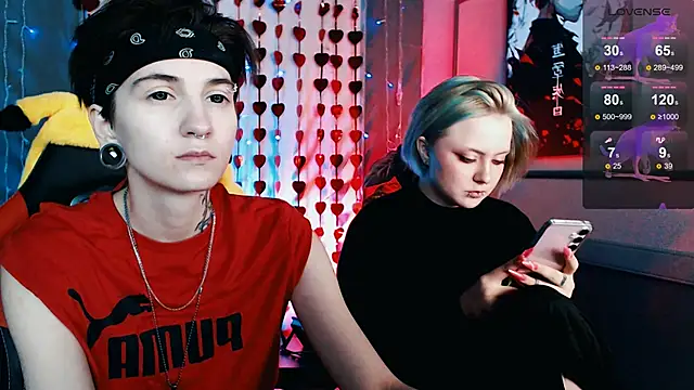 Snapshot of Ray-Taylor chatting on February 18, 2025, 6:47 pm Ray-Taylor online show from February 18, 2025, 6:47 pm