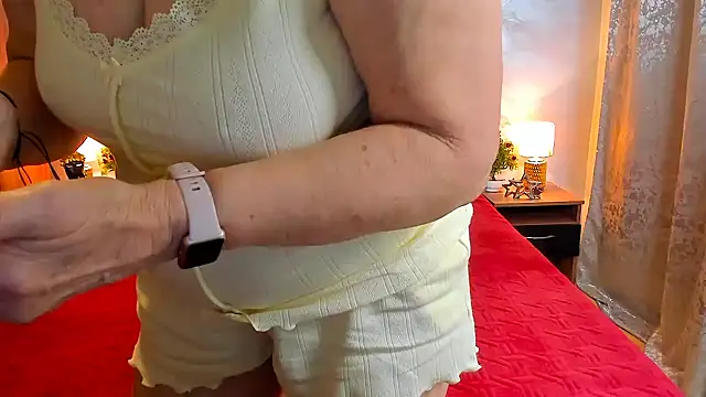 Snapshot of sweetangell69_ chatting on June 4, 2026, 2:16 am sweetangell69 online show from June 4, 2026, 2:16 am