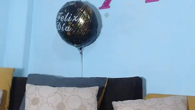 Snapshot of DirtyStefaniax chatting on January 8, 2025, 8:07 pm DirtyStefaniax online show from January 8, 2025, 8:07 pm