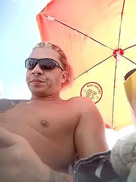 Lovely milk online show from October 16, 2025, 9:06 am